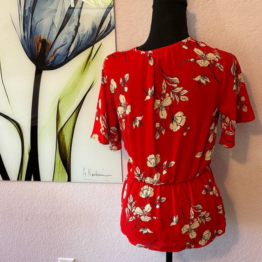 Must bundle Women’s blouse shirt size small - Picture 4 of 6